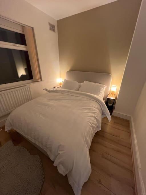 Whole House Modern Two Bedroom In Newcastle - Free Parking Exterior foto